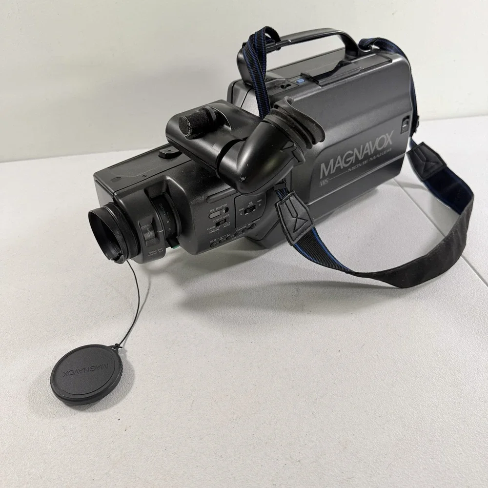 Vintage Magnavox Movie Maker VHS Camcorder CVK300AV02 AS IS FOR PARTS READ